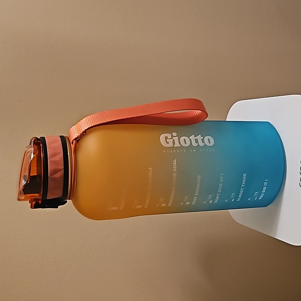 NEW Giotto 64 oz. Water Bottle With Motivational Markings